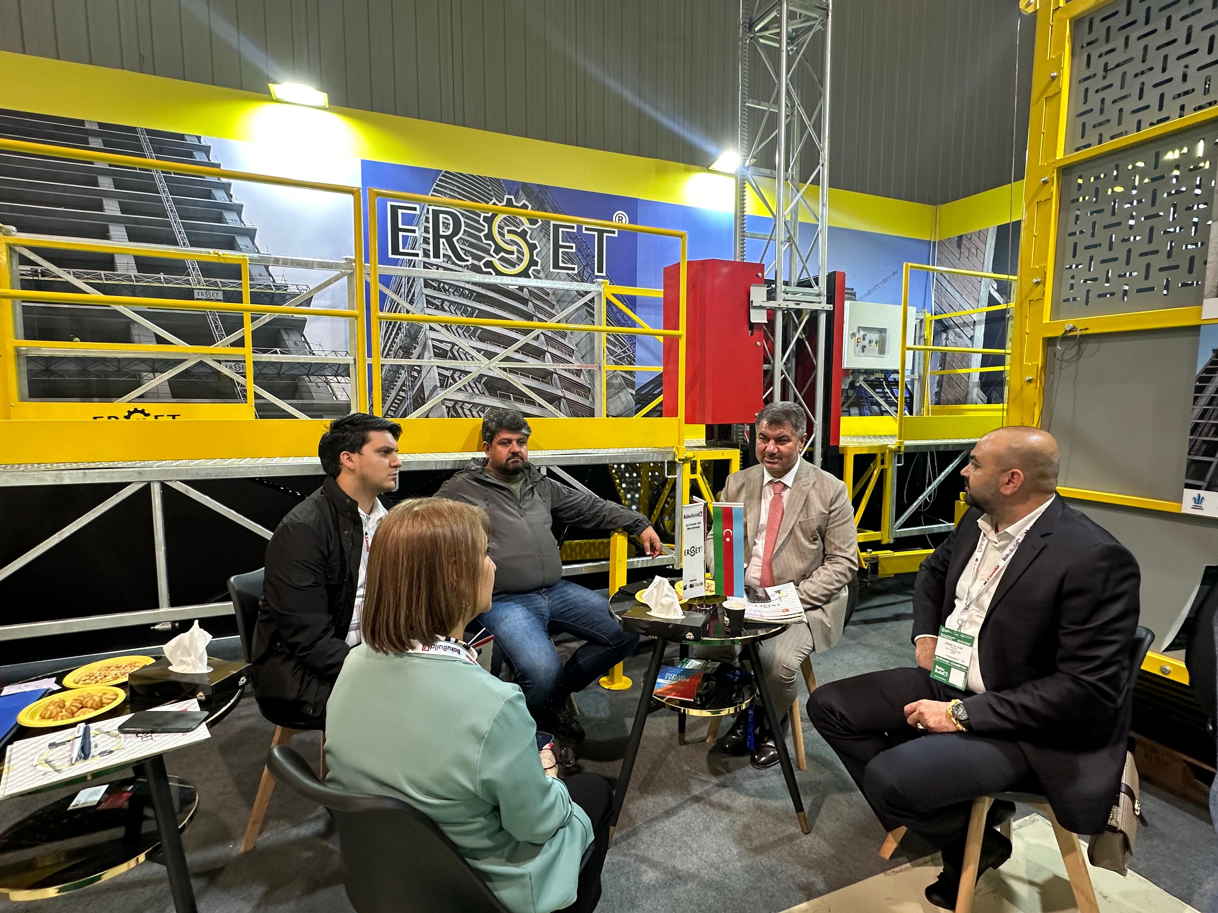 Bakıda Xəzər İnşaat Həftəsi çərçivəsində keçirilən sərgilər Türkiyə-Azərbaycan İş Adamları və Sənayeçiləri İctimai Birliyi (TÜİB) tərəfindən ziyarət edilib.